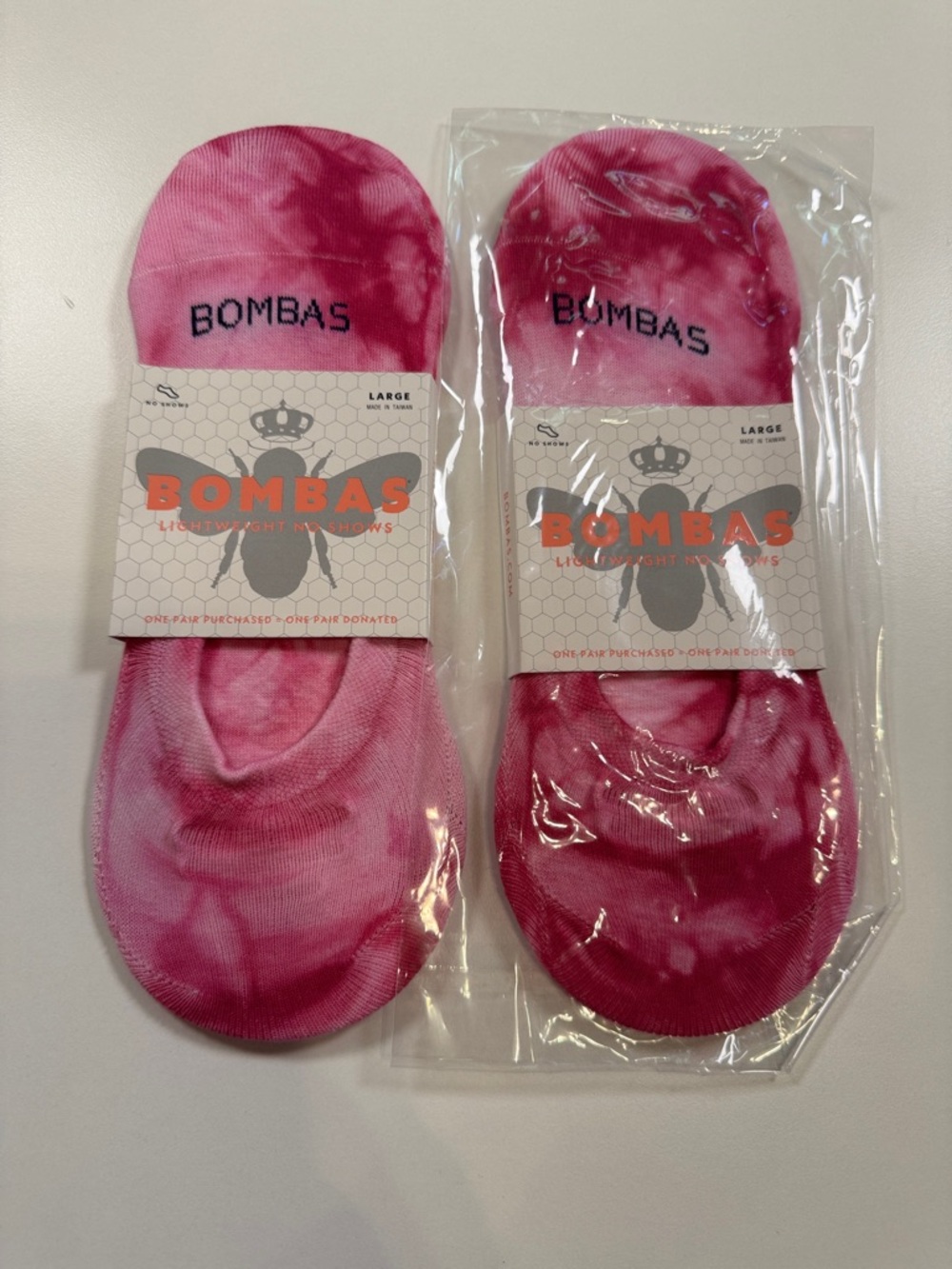 Bombas NWT Tie Dye No Show Socks 2 PR SZ: Large fits women 7-9 Color: Pink
